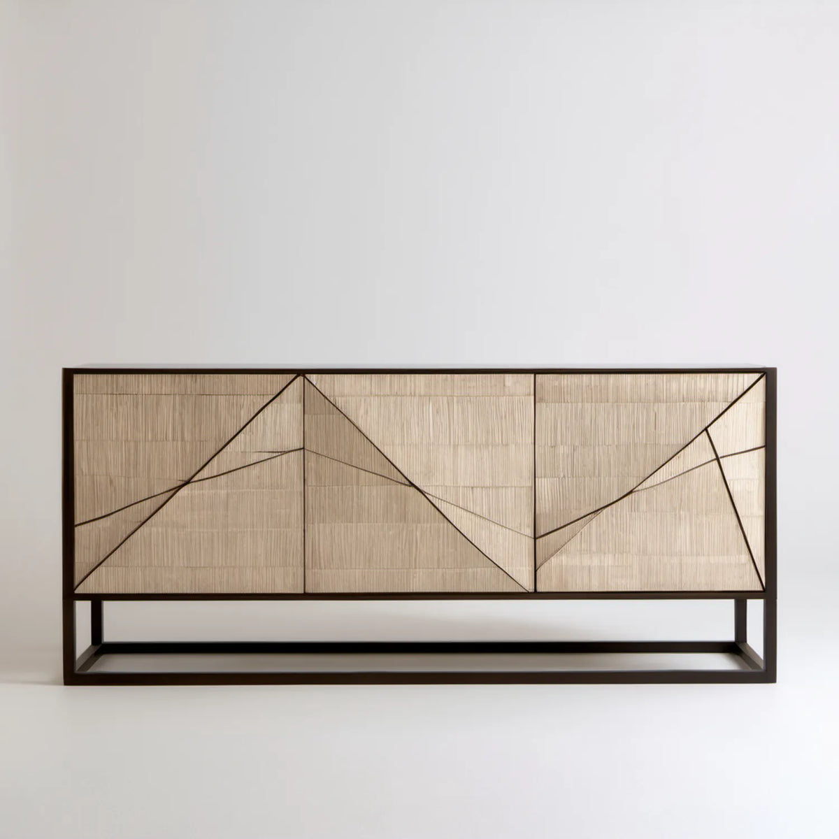 Kredens trzydrzwiowy beżowo-czarny 160 × 40 × 85 cm z MDF i stali